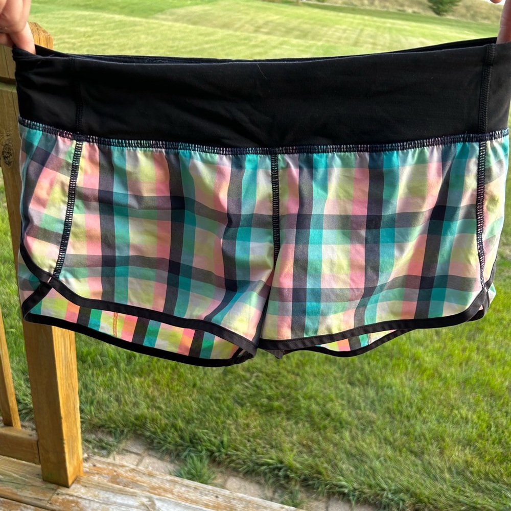 Size 6 Lulu lemon shorts